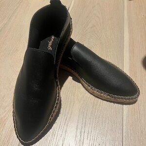 New Free People black leather pointed toe flat with raffia bottom - Size 8